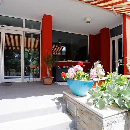 Hotel Grifone Принчипина а Маре Екстериор снимка